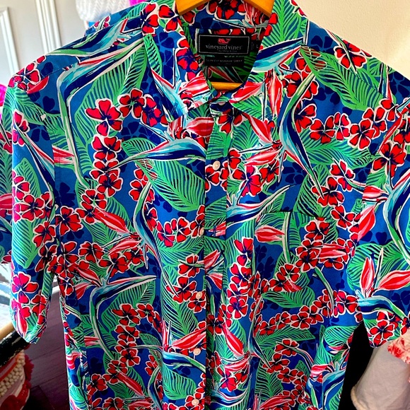 Men’s Vineyard Vines short sleeve shirt. Size large - Picture 1 of 4
